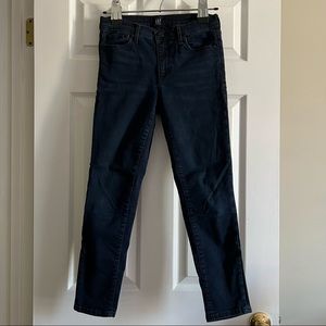 Gap skinny jeans in dark wash